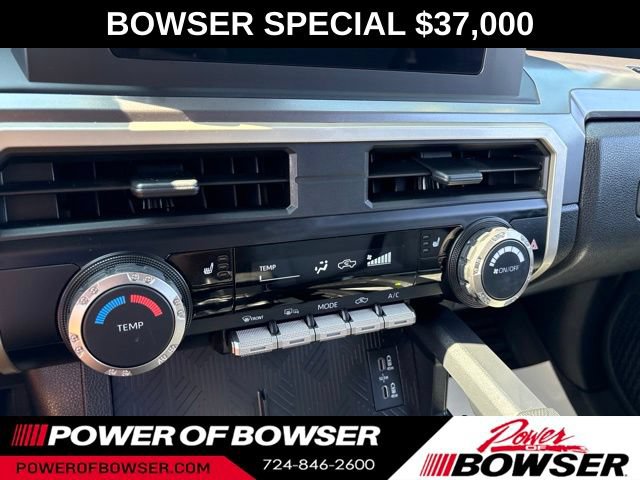 Used 2025 Toyota Tacoma SR5 AWD/4WD image 16