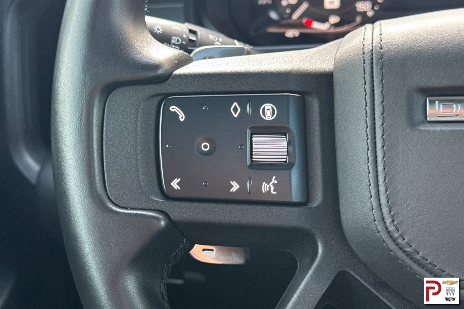 Used 2025 Land Rover Defender 110 V8 image 29