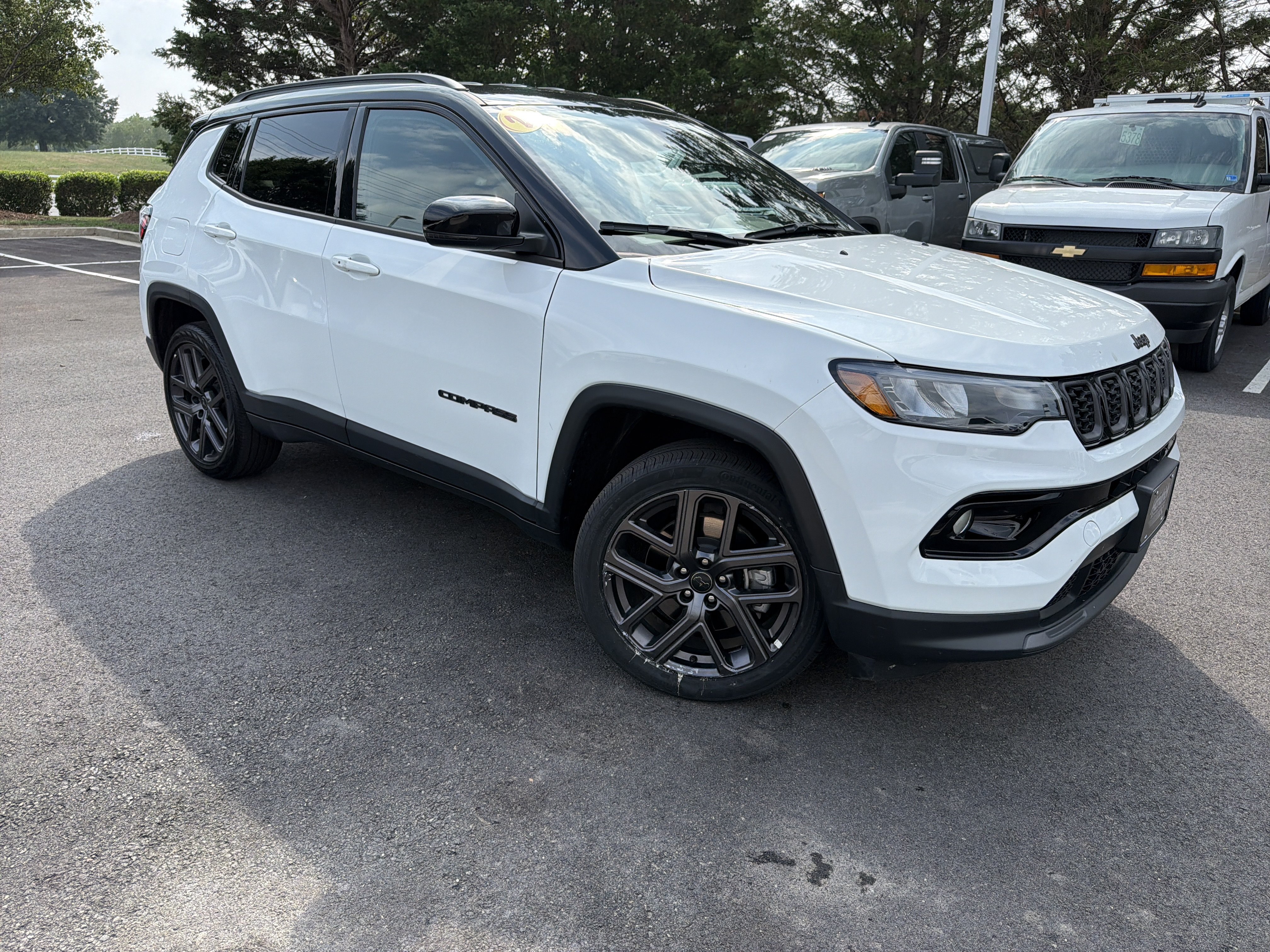 Used 2026 Jeep Compass Limited AWD/4WD image 2