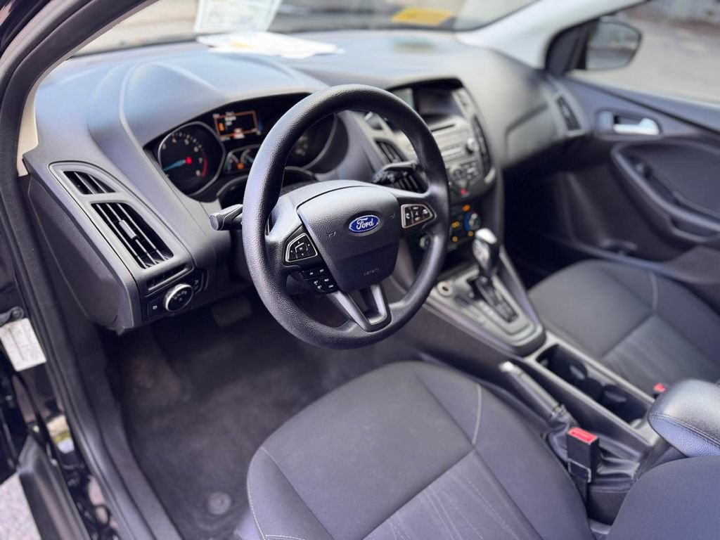 Used 2016 Ford Focus SE FWD image 13