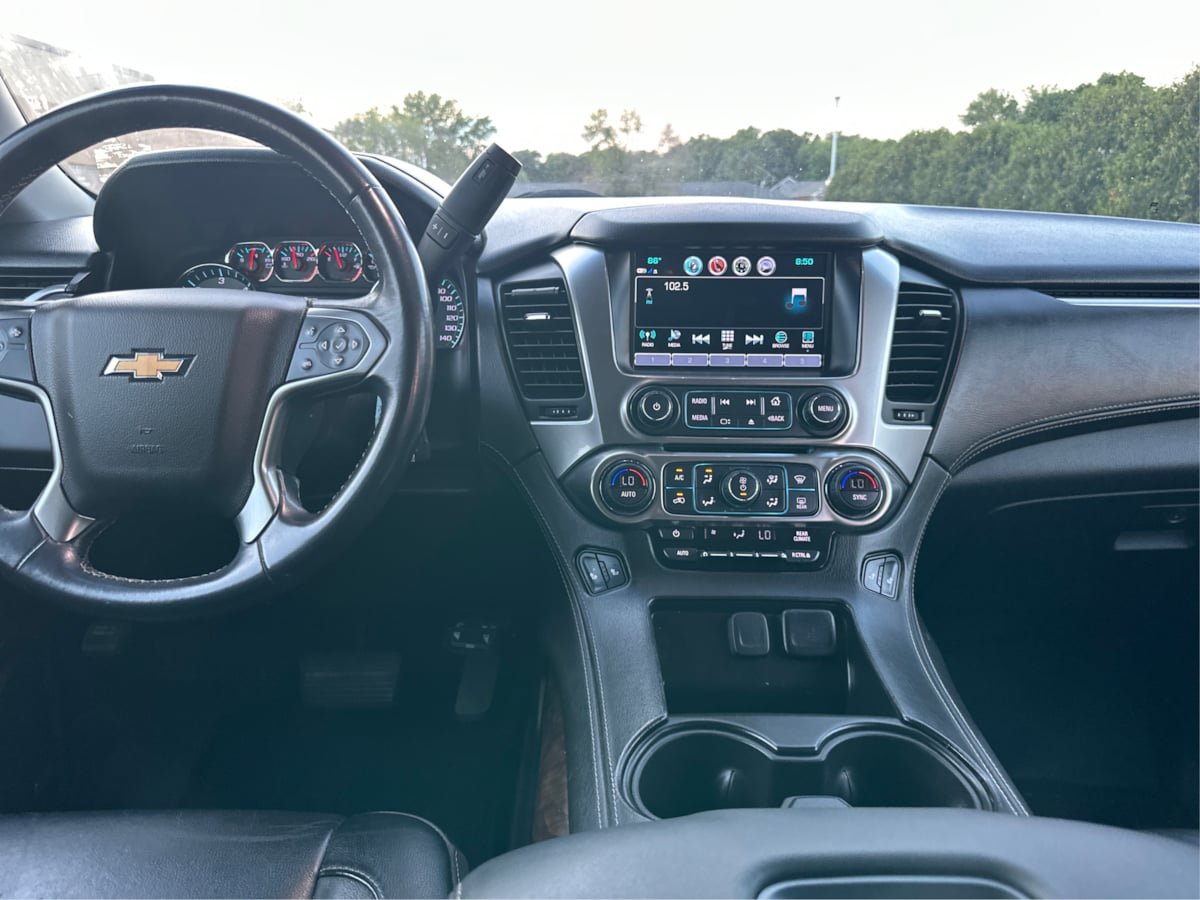Used 2019 Chevrolet Suburban LT AWD/4WD image 15