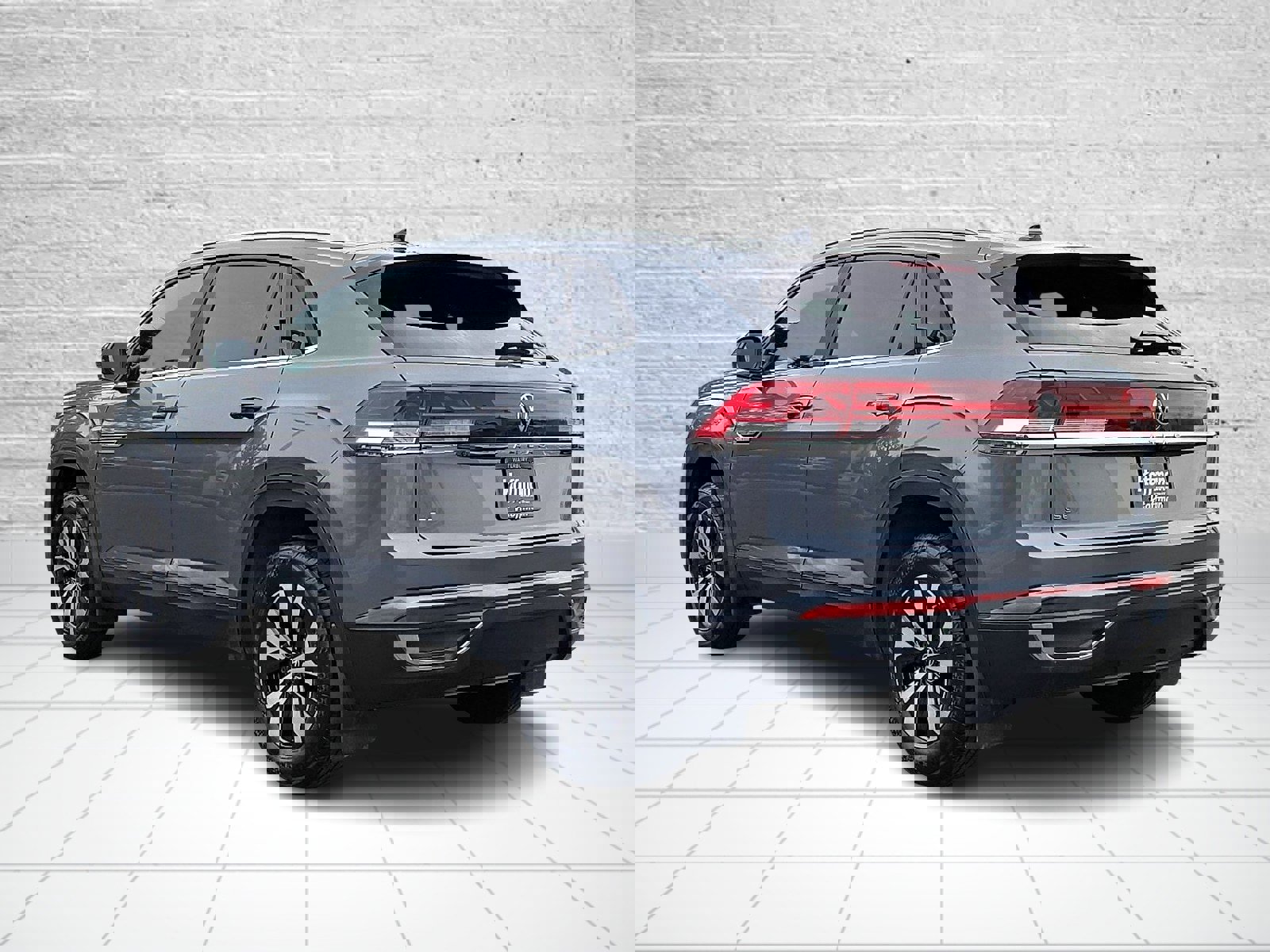 Used 2024 Volkswagen Atlas Cross Sport SE image 4