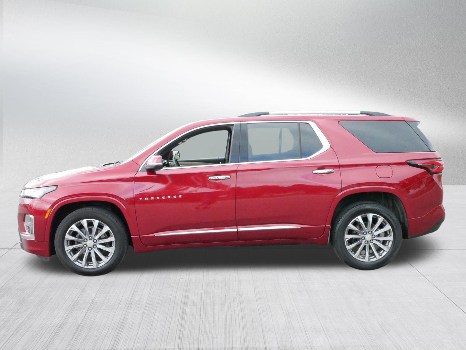 Used 2023 Chevrolet Traverse Premier image 4