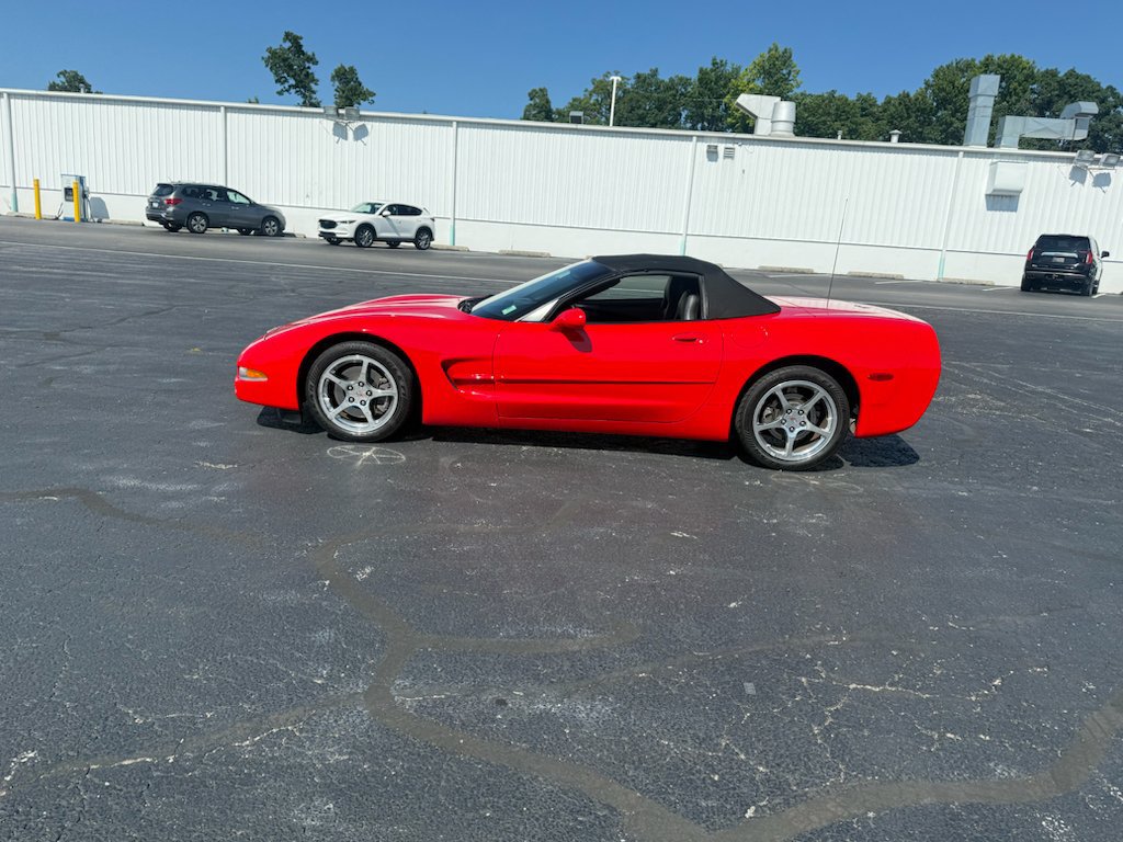 Used 2003 Chevrolet Corvette Convertible w/ Preferred Equipment Group1 RWD image 3