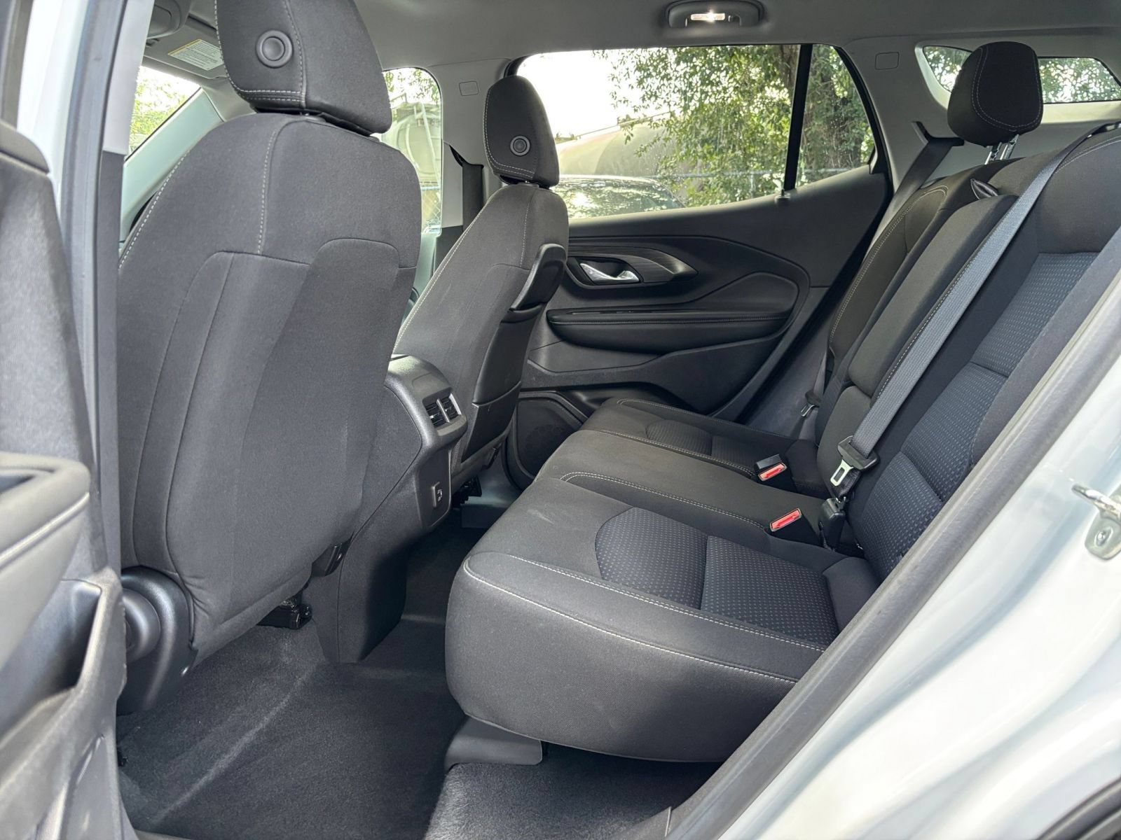 Used 2024 GMC Terrain SLE FWD image 34