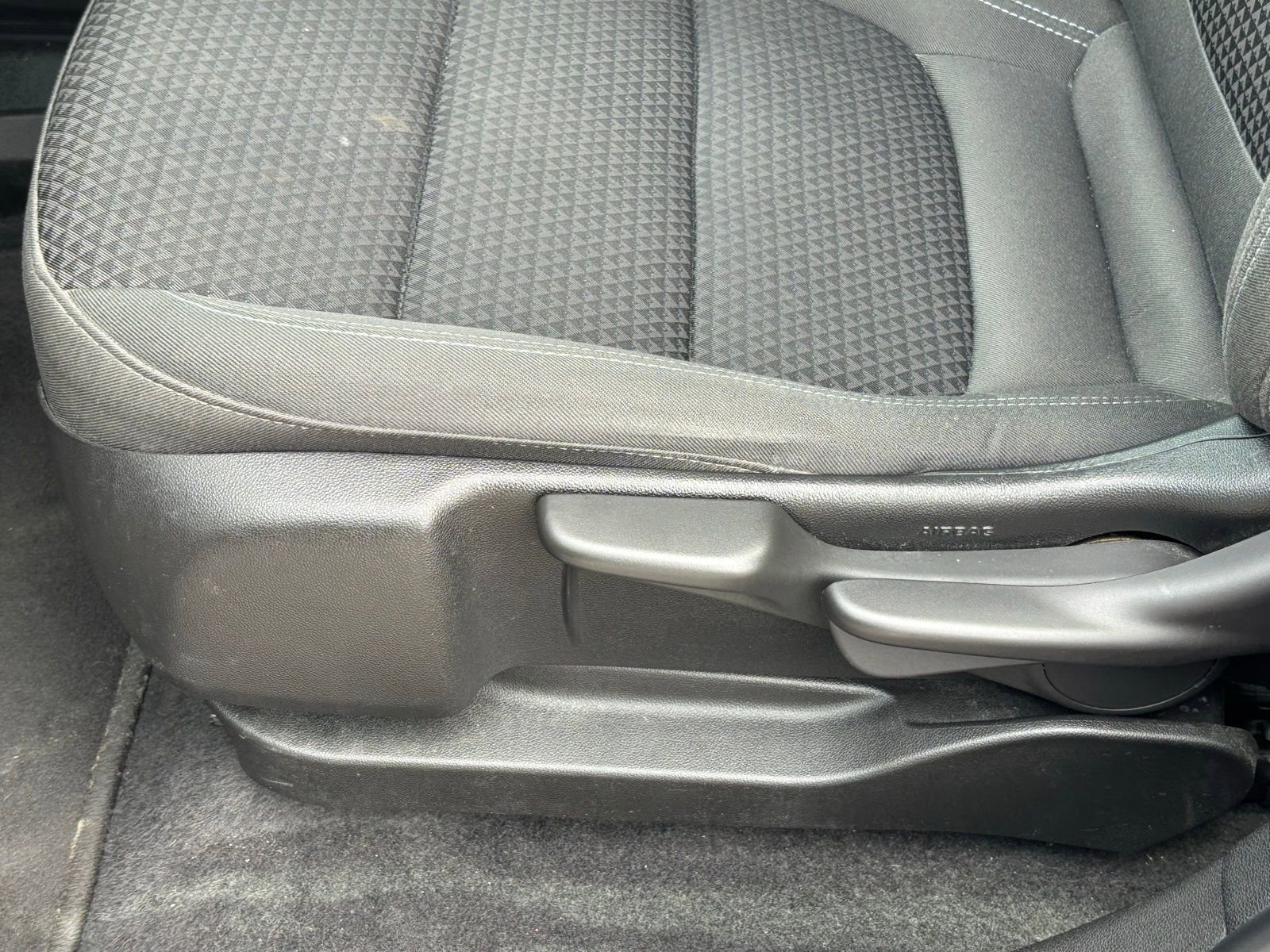 Used 2023 Chevrolet Bolt EUV LT FWD image 19