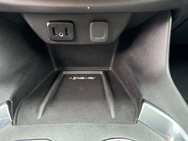 Used 2023 Chevrolet Traverse LT image 19