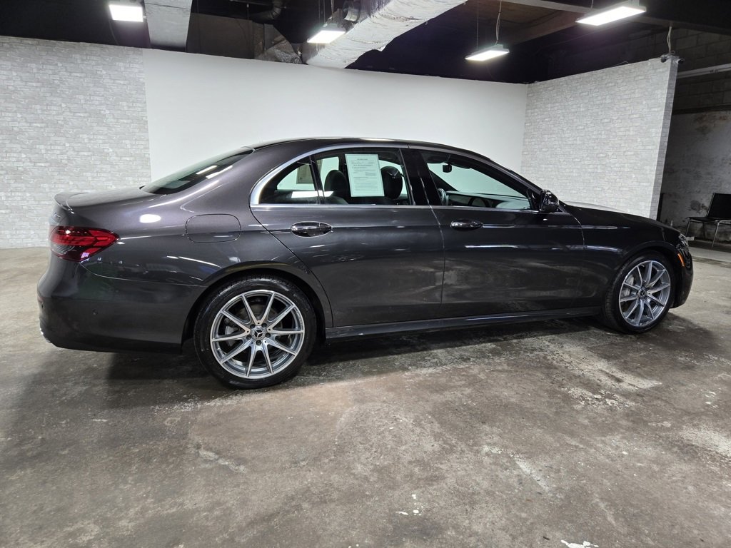 Used 2022 Mercedes-Benz E 350 4MATIC Sedan image 3