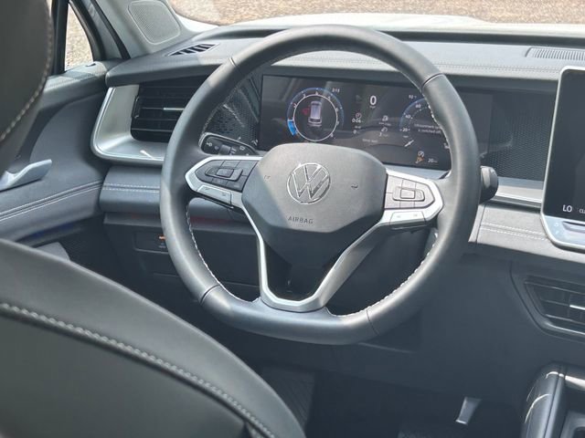 New 2026 Volkswagen Tiguan SE FWD image 14