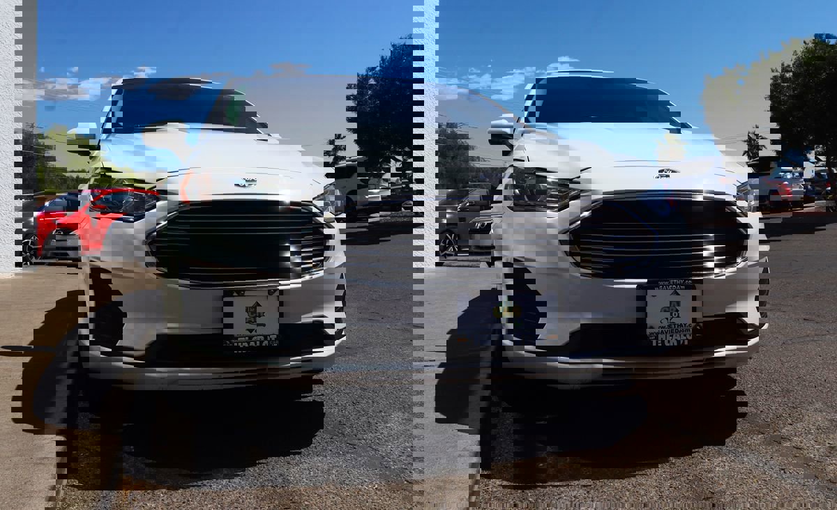 Used 2020 Ford Fusion SE image 18