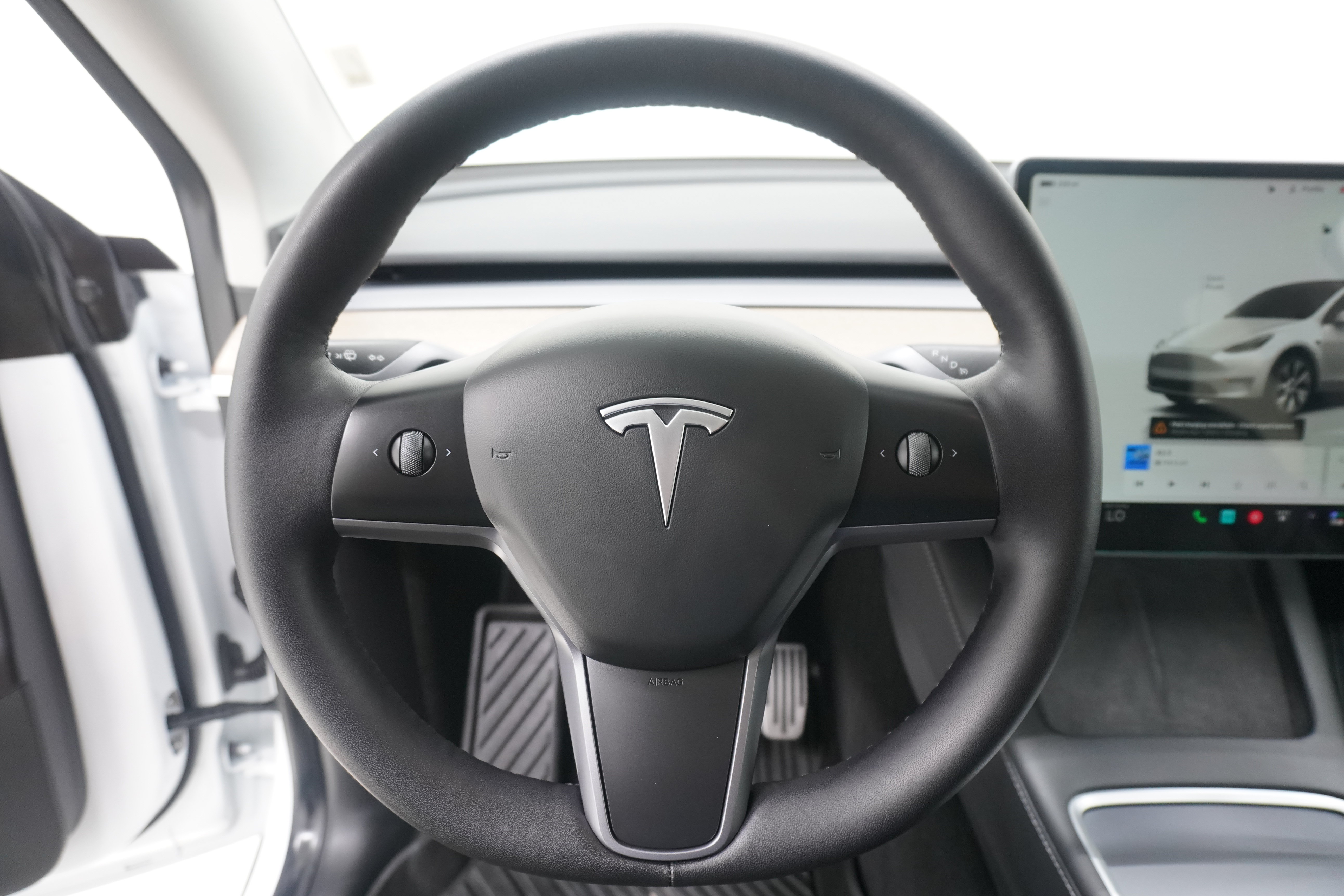 Used 2023 Tesla Model Y Long Range AWD/4WD image 16