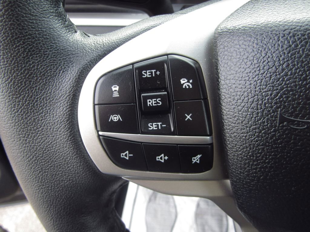 Used 2024 Ford Explorer XLT w/ Equipment Group 202A AWD/4WD image 19