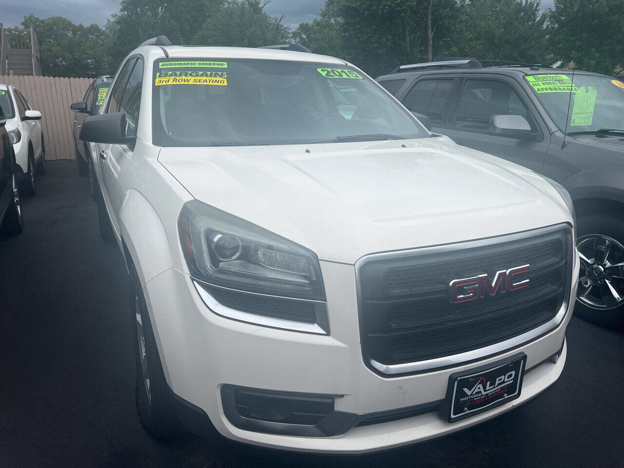 Used 2015 GMC Acadia SLE image 4