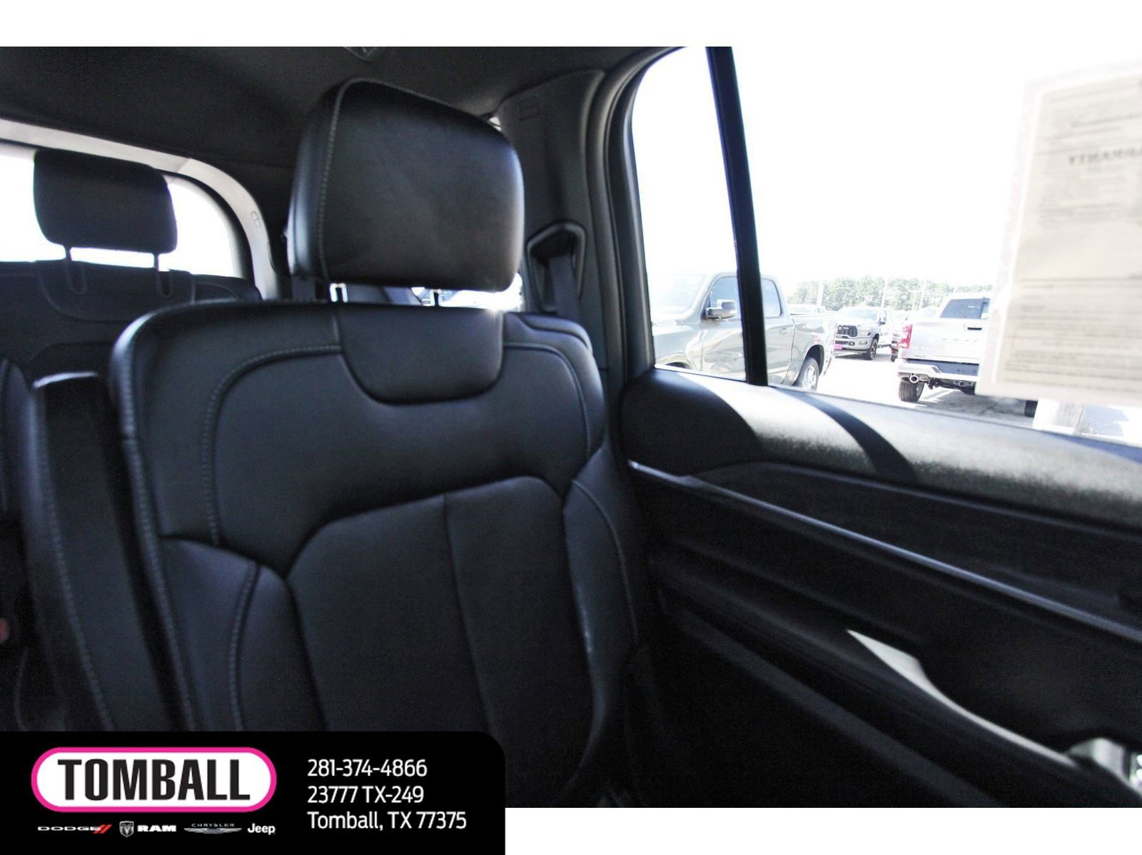 Used 2025 Jeep Grand Cherokee L Limited w/ Black Appearance Package image 12