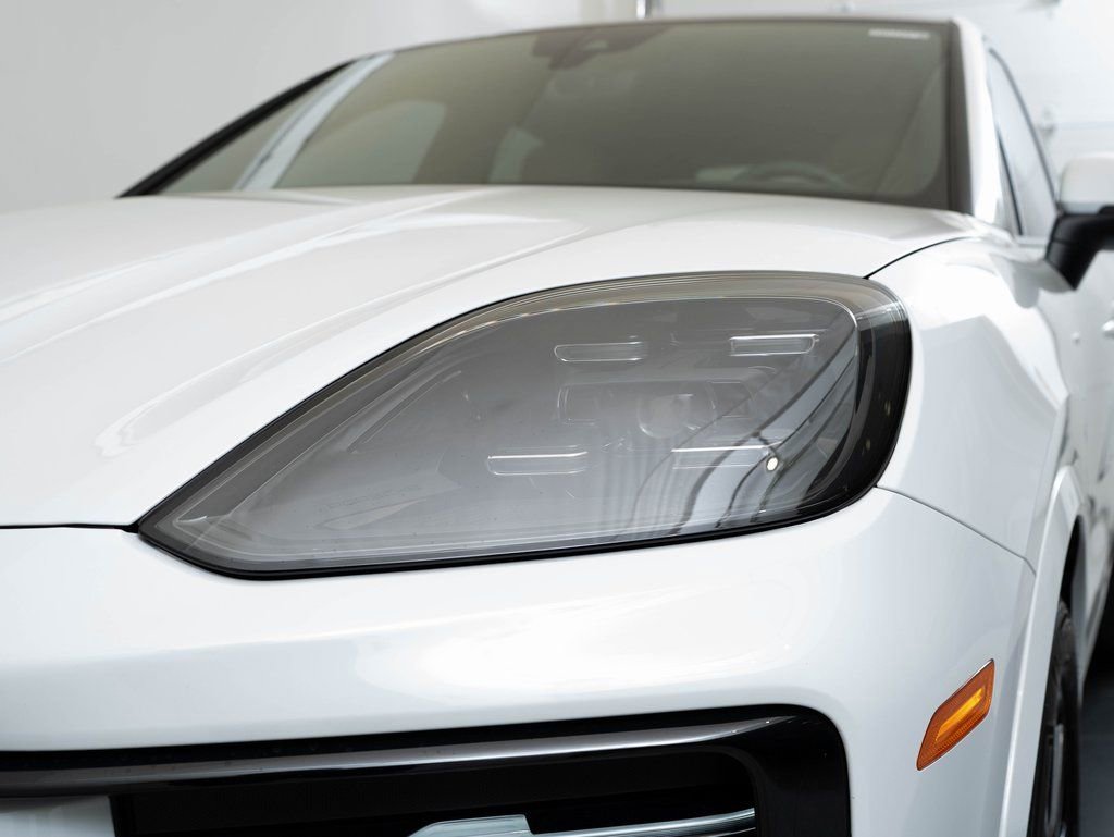 Certified 2024 Porsche Cayenne Coupe AWD/4WD image 14