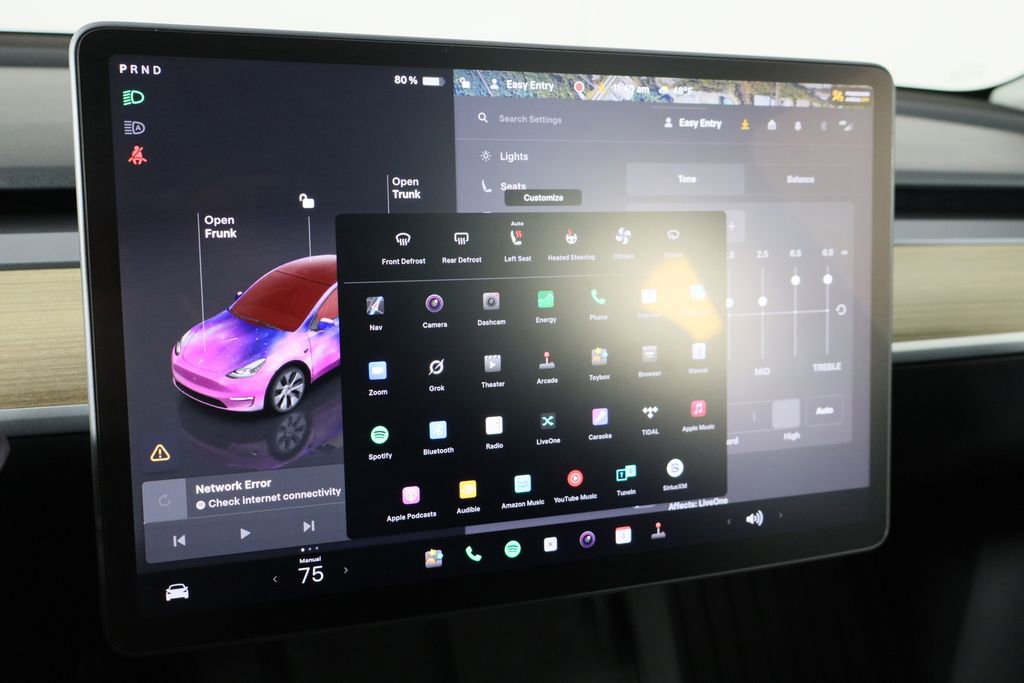 Used 2023 Tesla Model Y Long Range image 33