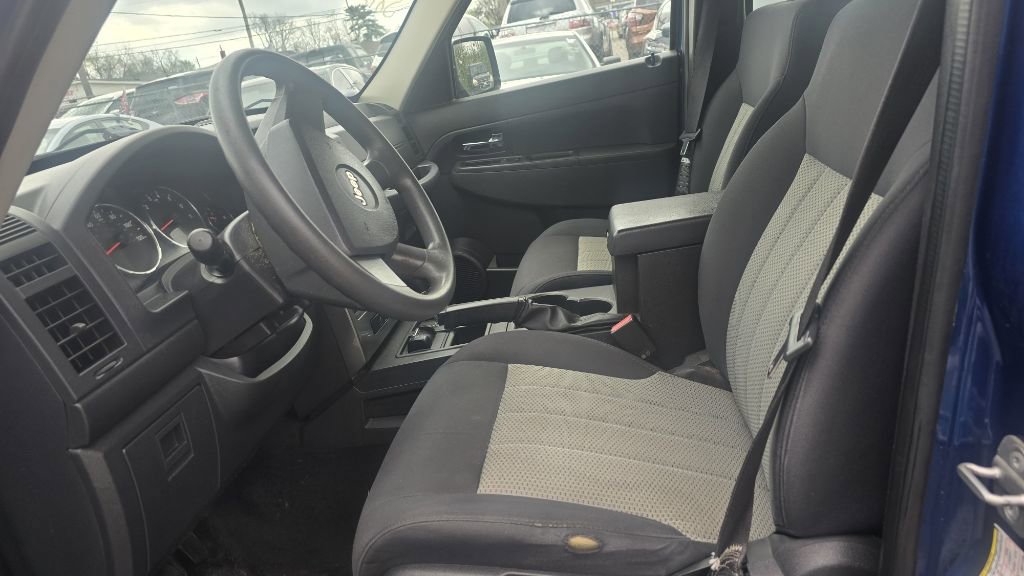 Used 2010 Jeep Liberty 4WD Sport image 22
