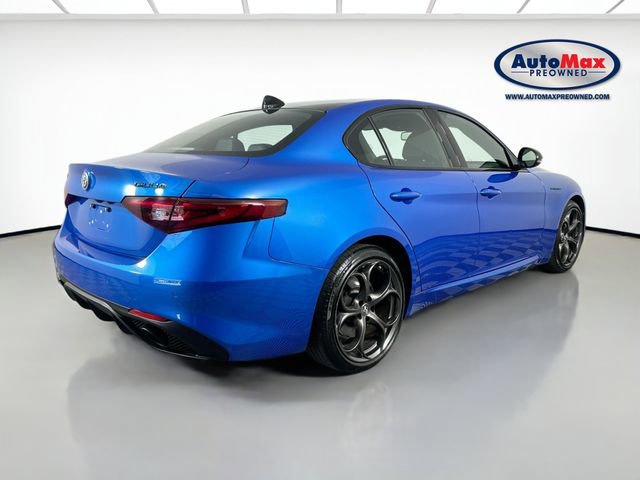 Used 2023 Alfa Romeo Giulia Estrema AWD/4WD image 7