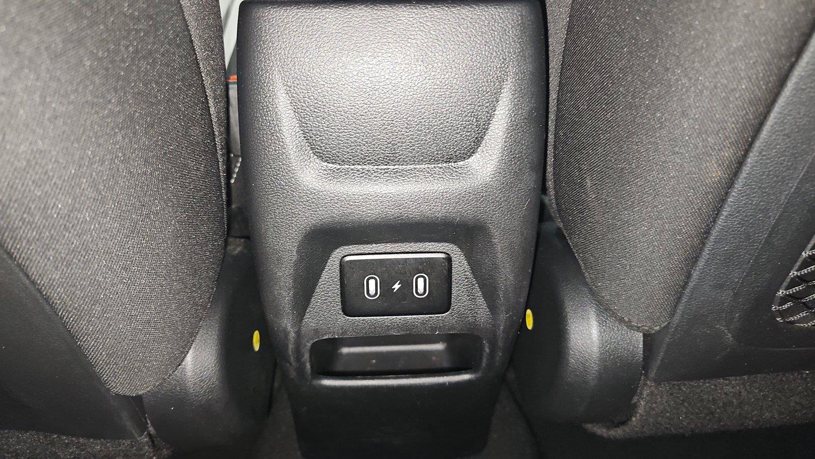 Certified 2025 Hyundai Venue SEL FWD image 25
