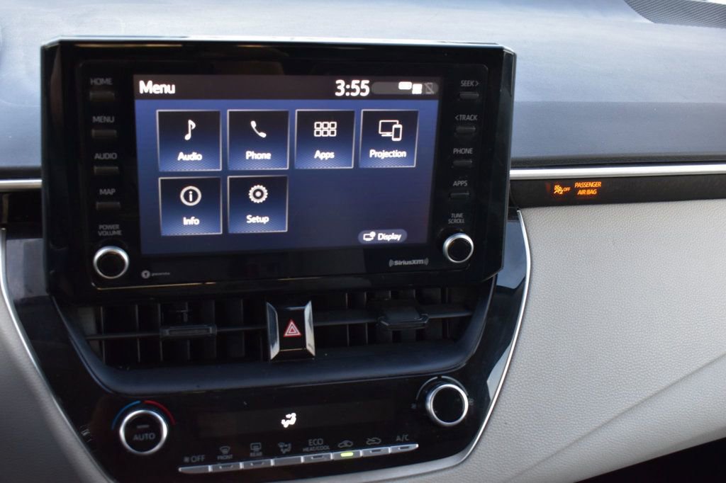 Used 2022 Toyota Corolla LE image 25