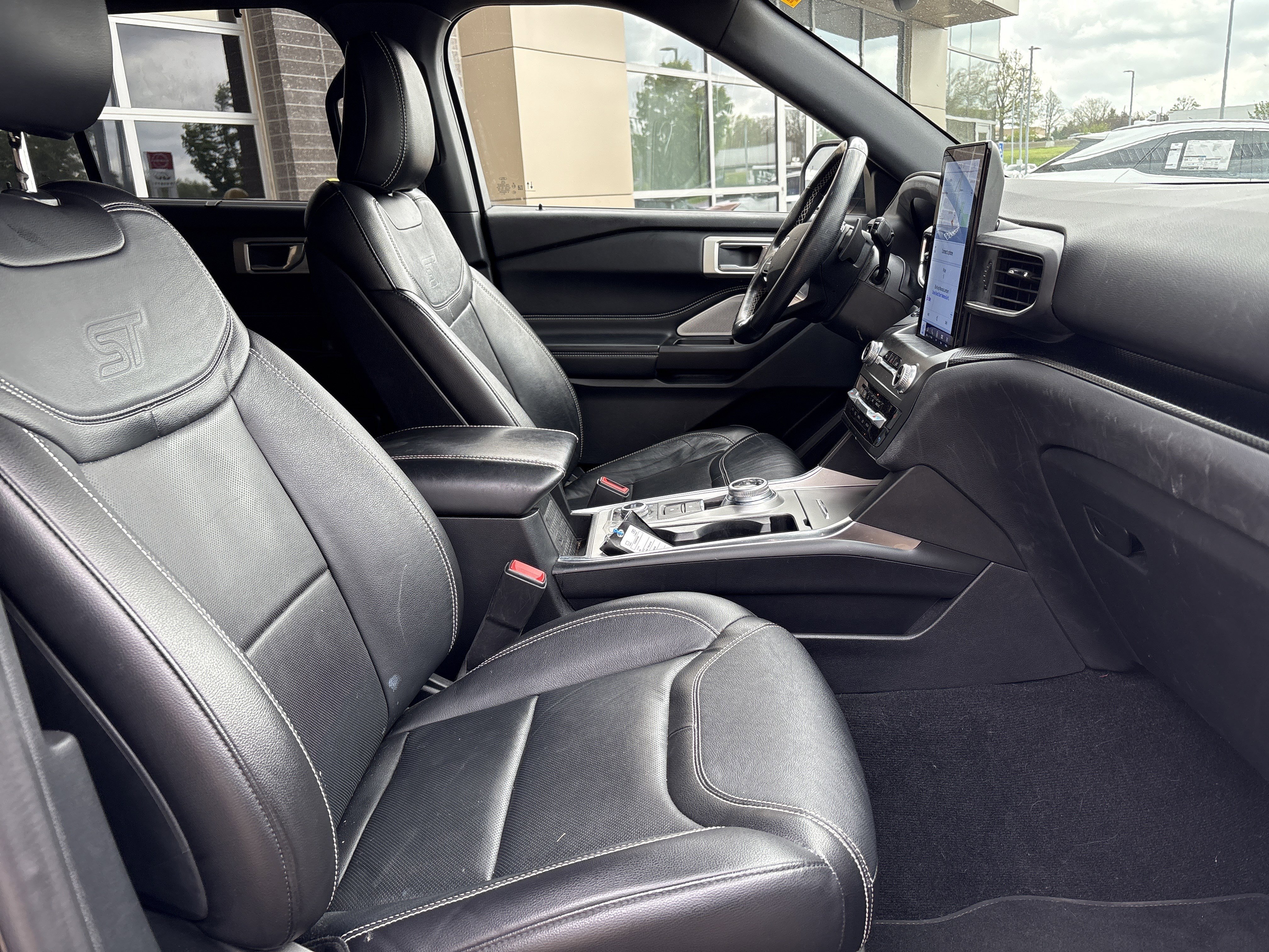 Used 2020 Ford Explorer ST w/ Premium Technology Package image 32