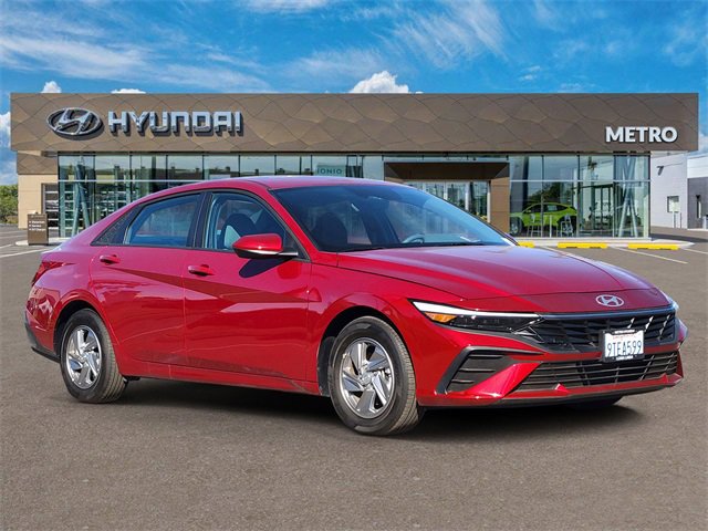 Used 2025 Hyundai Elantra SE