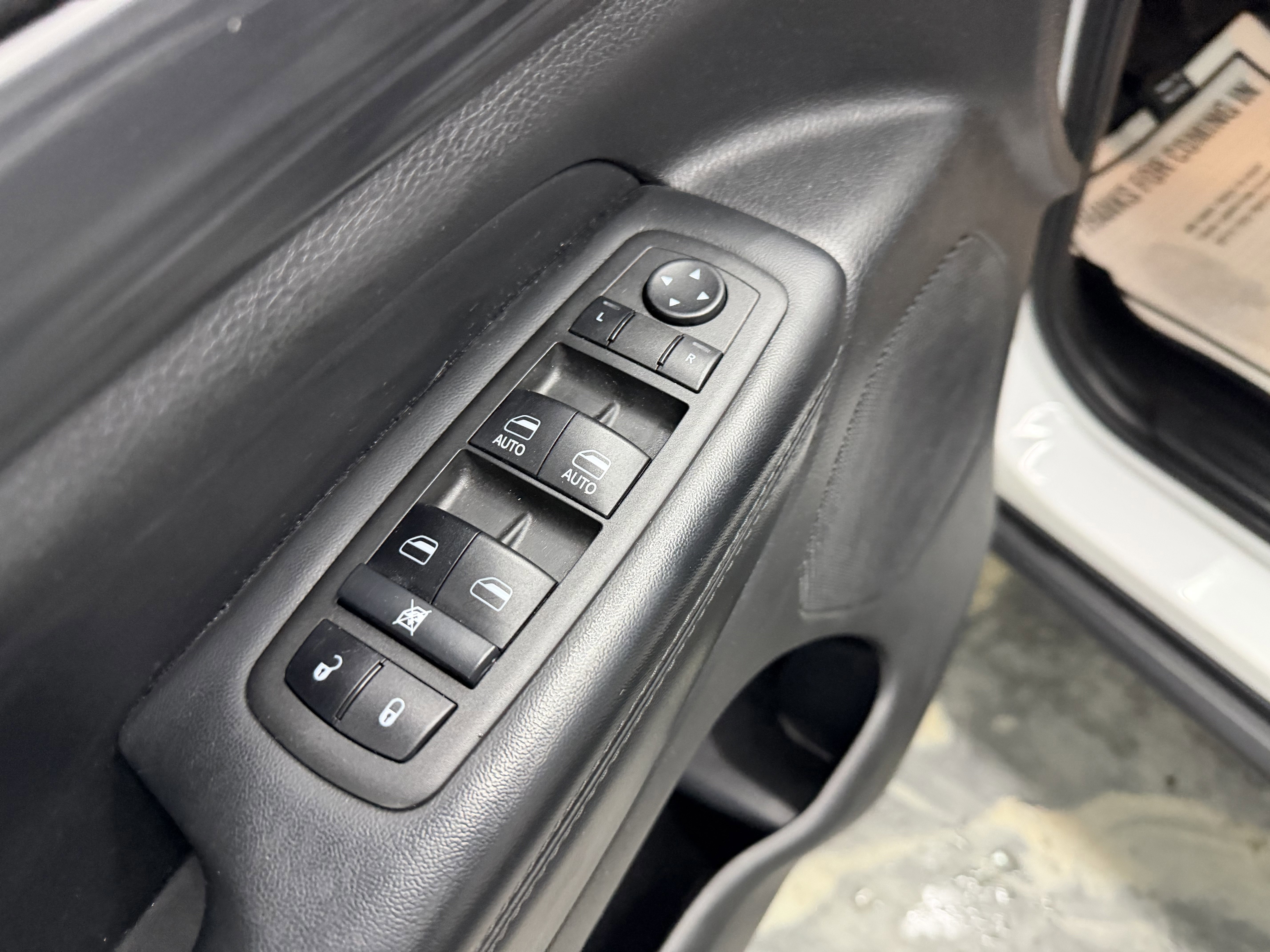 Used 2021 Jeep Grand Cherokee Laredo image 13