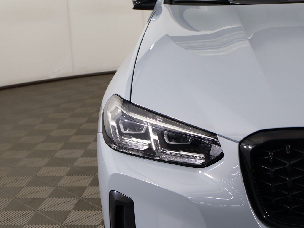 Used 2025 BMW X4 xDrive30i AWD/4WD image 16