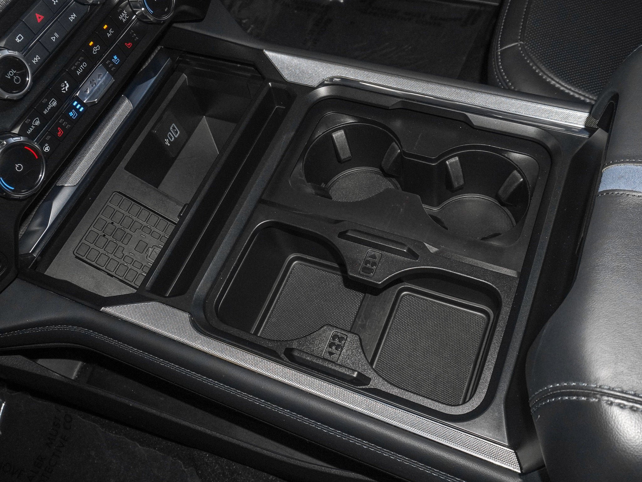 Used 2025 Ford F450 Platinum w/ FX4 Off-Road Package image 35