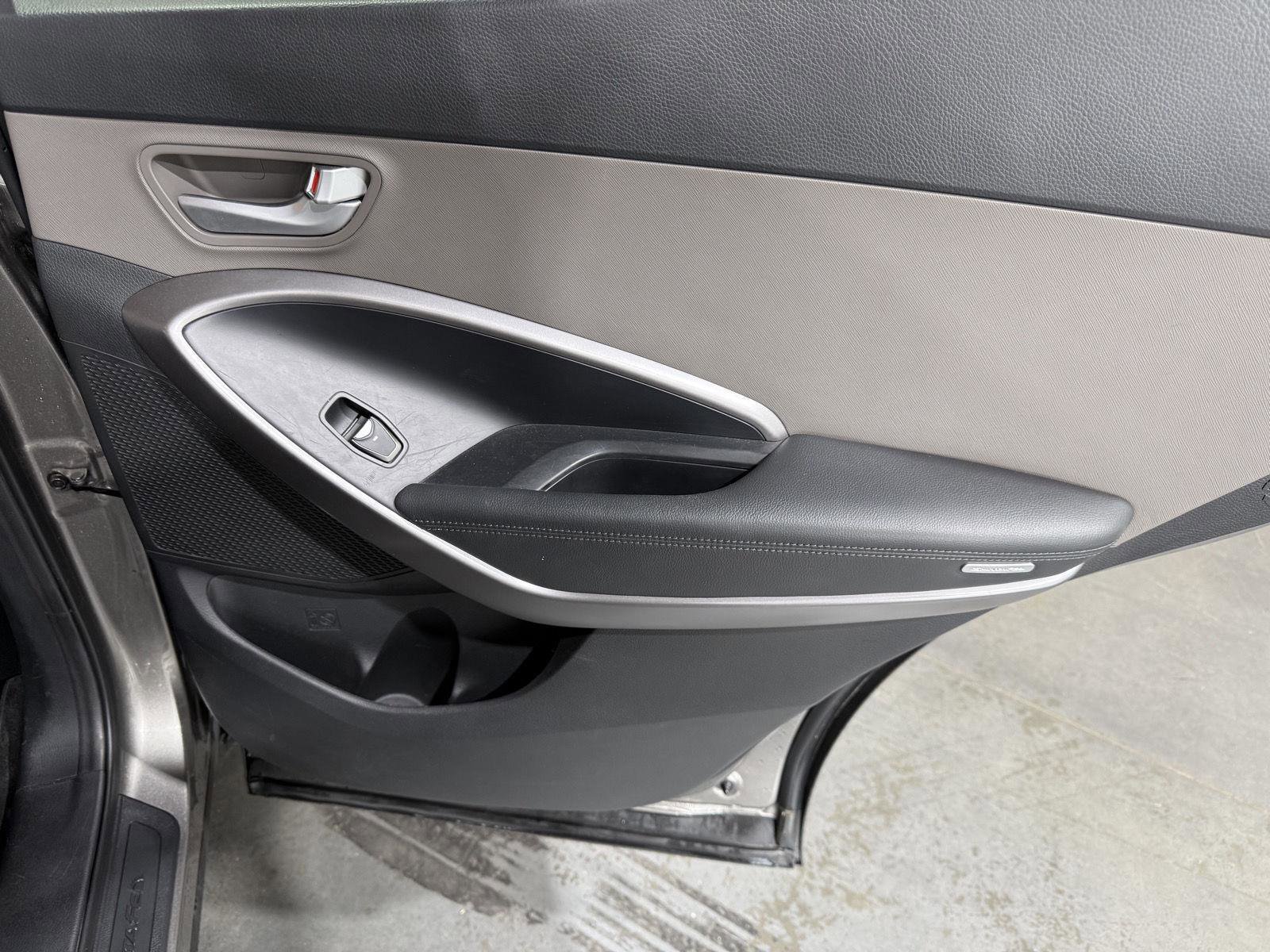 Used 2016 Hyundai Santa Fe Sport FWD image 24