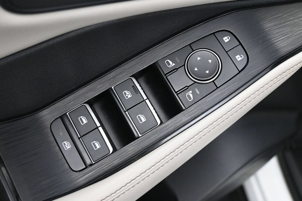 Used 2023 Nissan Rogue SL w/ SL Premium Package FWD image 4
