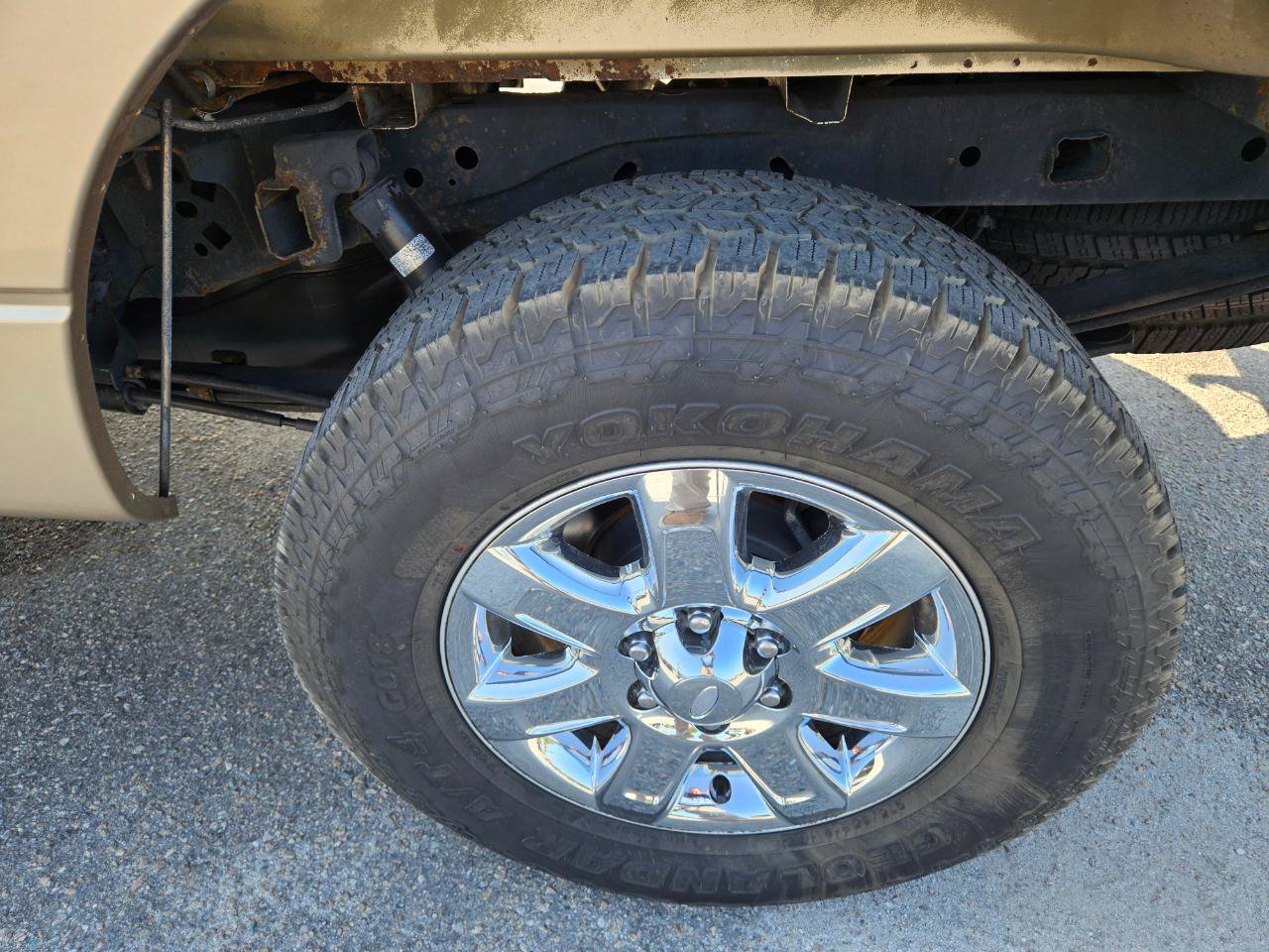 Used 2013 Ford F150 XLT w/ XLT Chrome Pkg AWD/4WD image 11