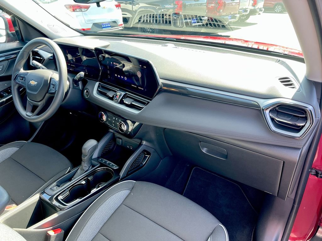 Used 2024 Chevrolet TrailBlazer LT w/ Driver Confidence Package image 23