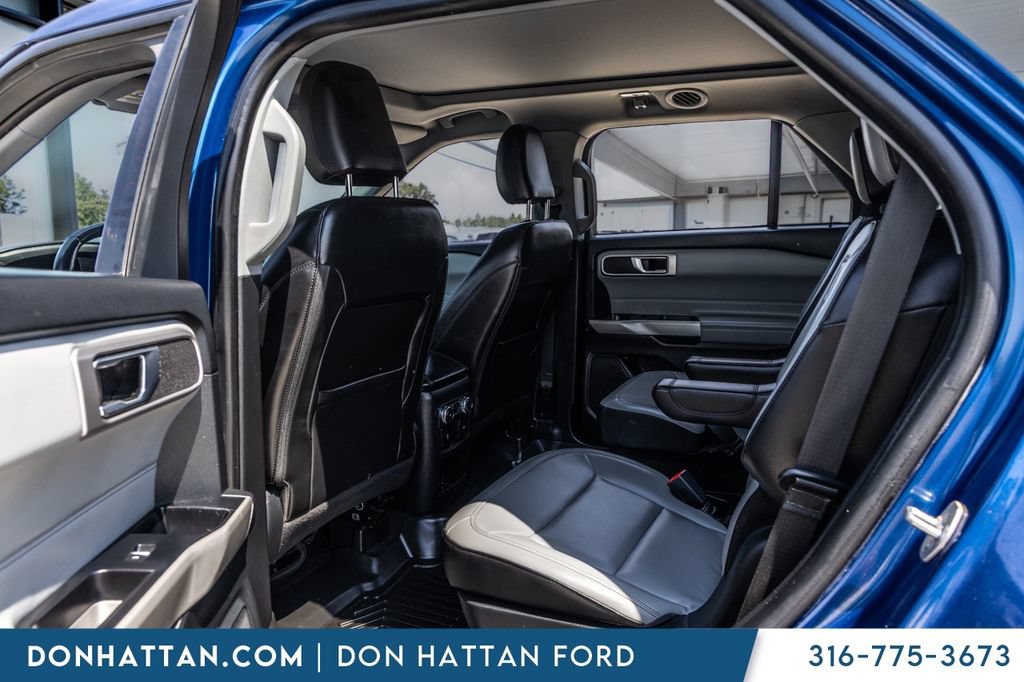 Used 2021 Ford Explorer XLT w/ Equipment Group 202A AWD/4WD image 19