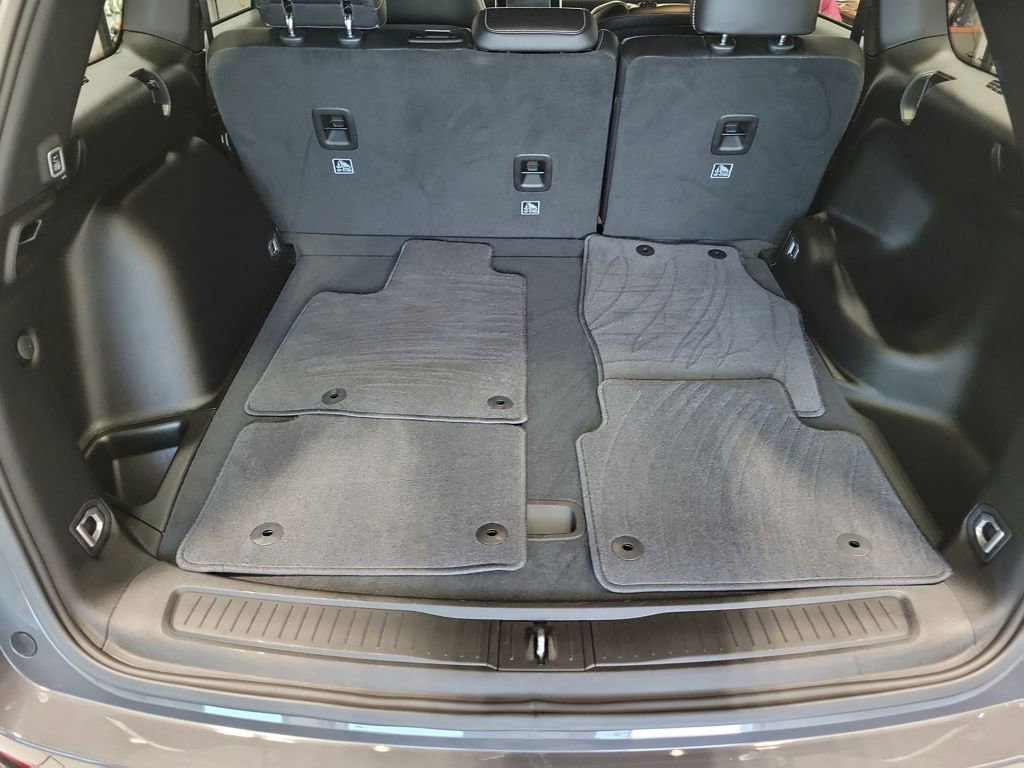 Used 2025 Jeep Grand Cherokee Altitude image 15