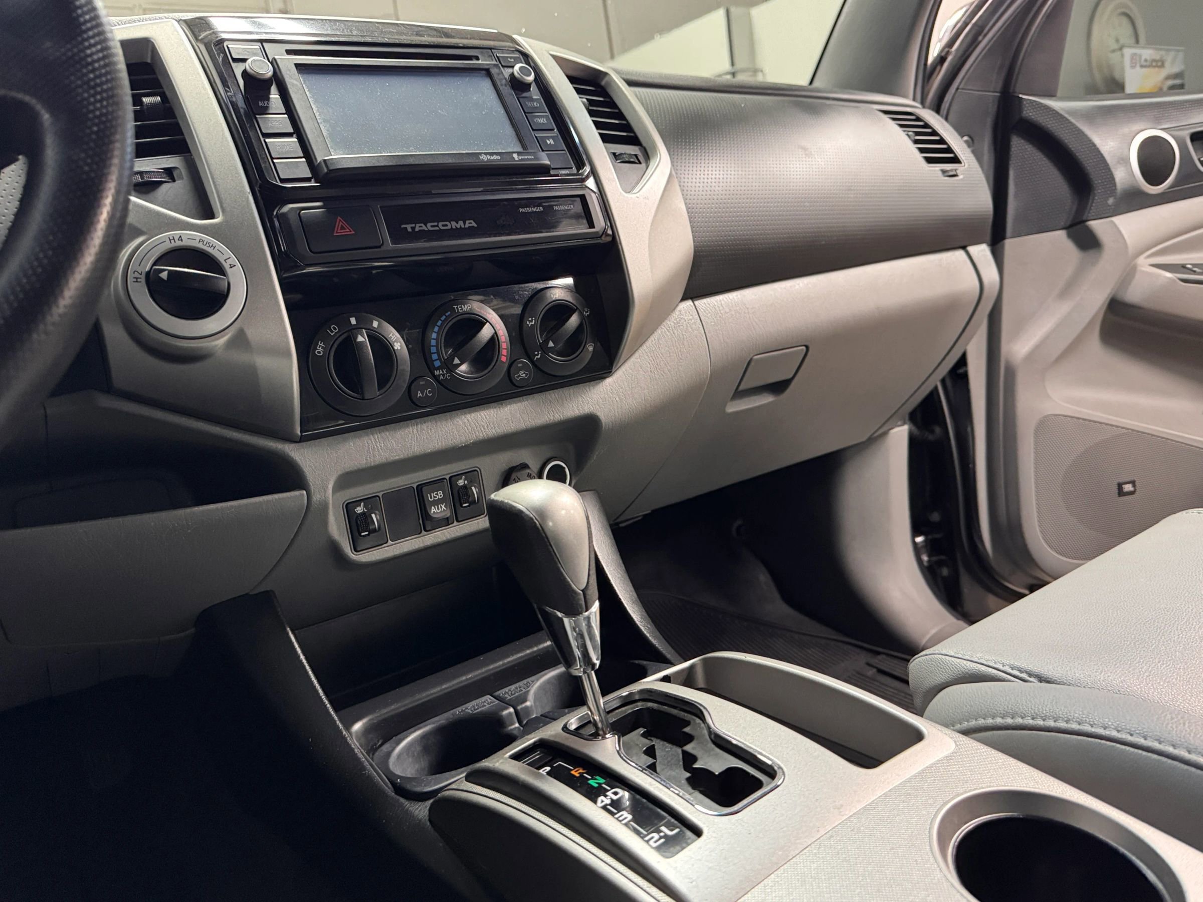 Used 2015 Toyota Tacoma 4x4 Double Cab w/ Limited Package image 21