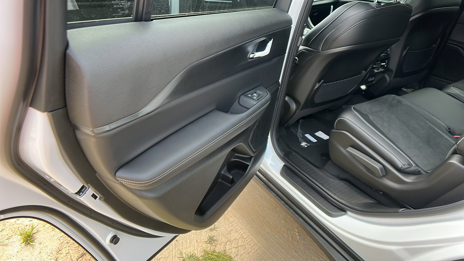 New 2025 Jeep Grand Cherokee L Altitude image 21