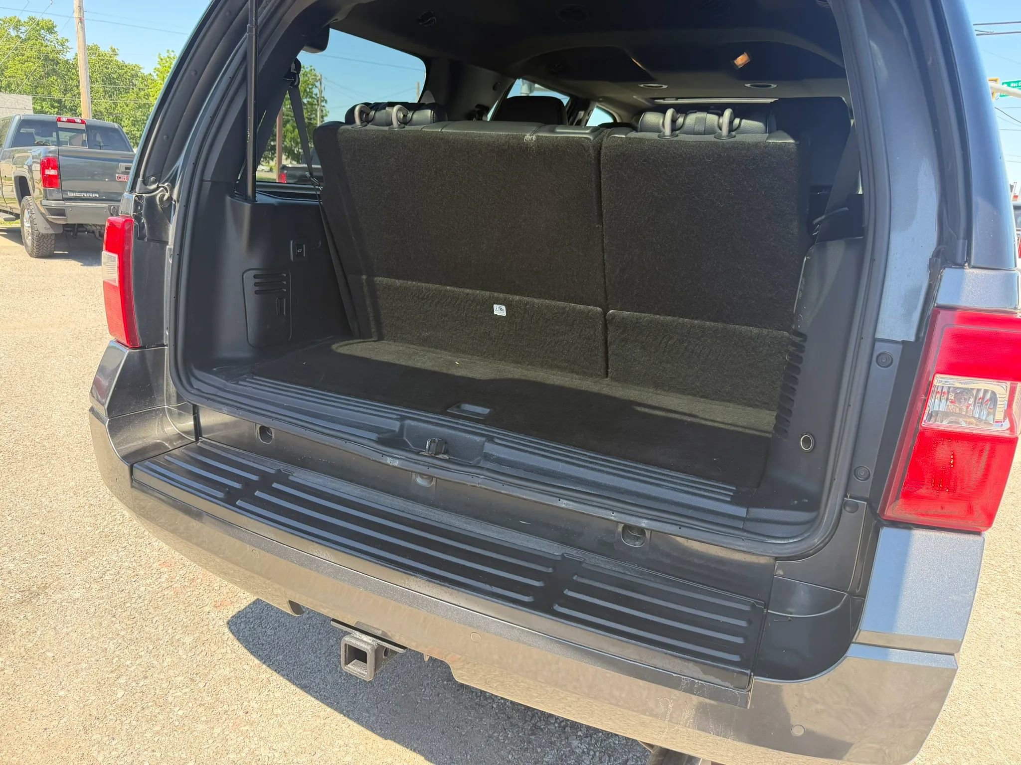 Used 2017 Ford Expedition Limited AWD/4WD image 23
