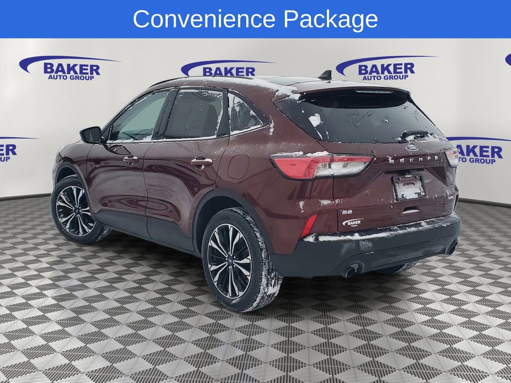 Used 2021 Ford Escape SE w/ SE Sport Appearance Package image 3