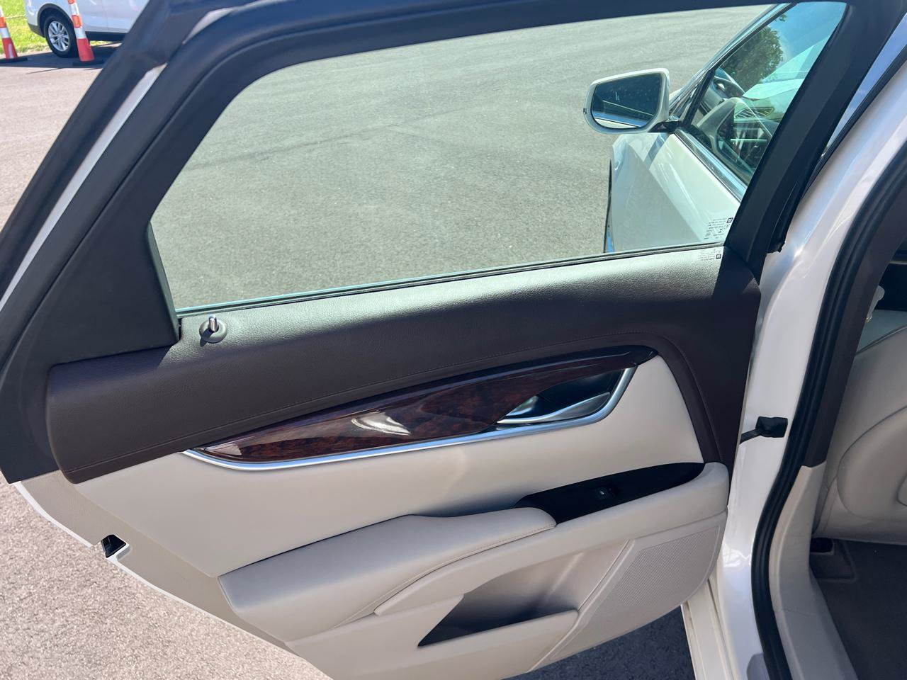 Used 2014 Cadillac XTS Luxury AWD/4WD image 28