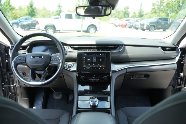 Used 2022 Jeep Grand Cherokee L Laredo w/ Luxury Tech Group I AWD/4WD image 28