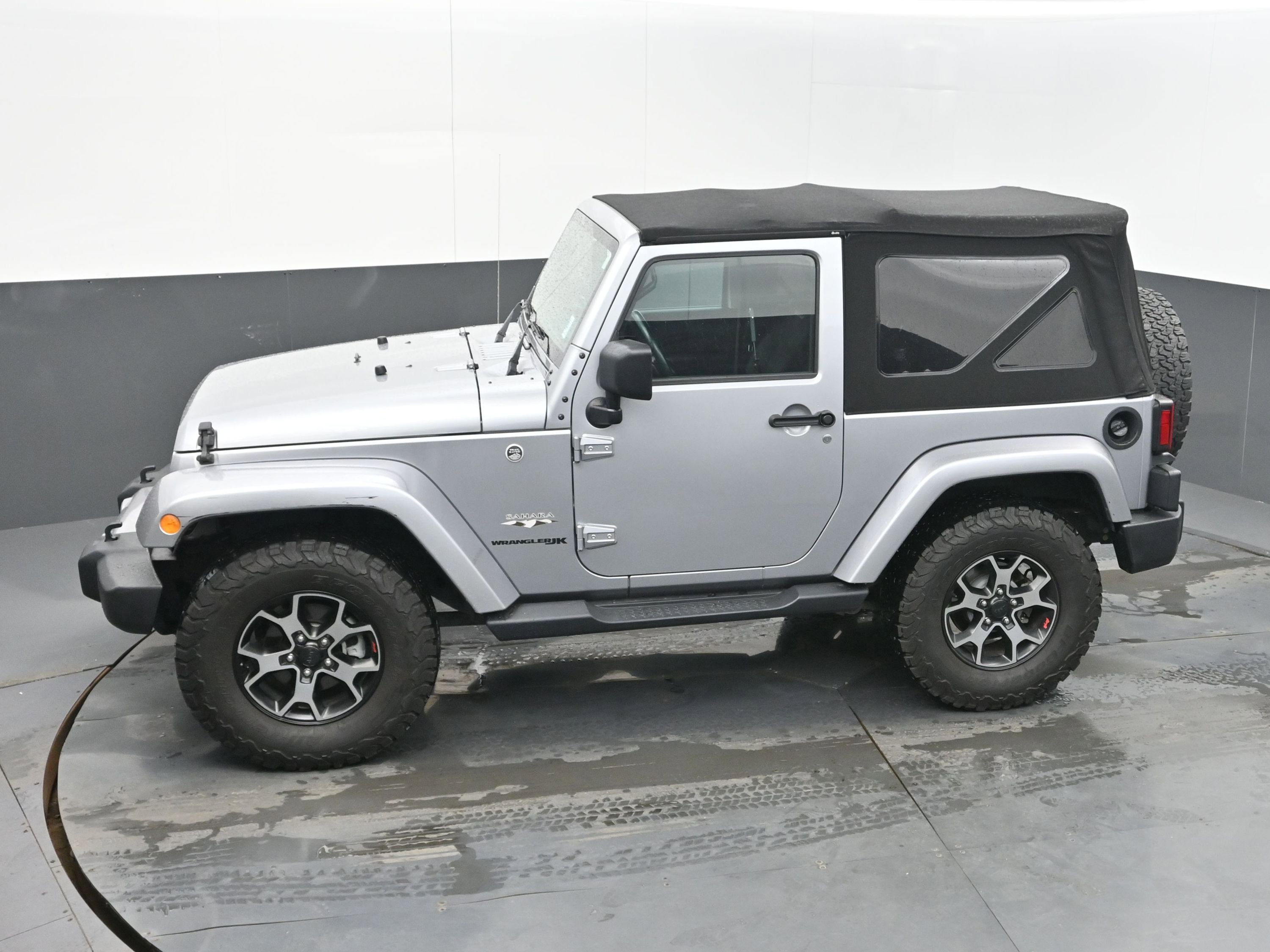 Used 2018 Jeep Wrangler Sahara w/ Connectivity Group image 33
