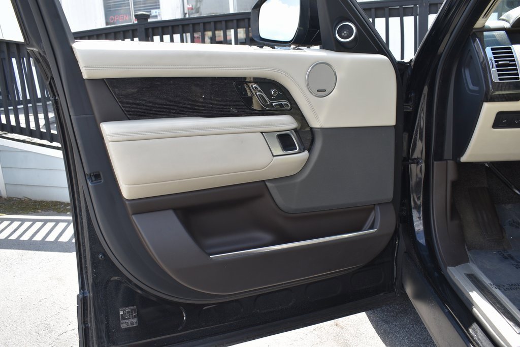 Used 2019 Land Rover Range Rover Autobiography image 11