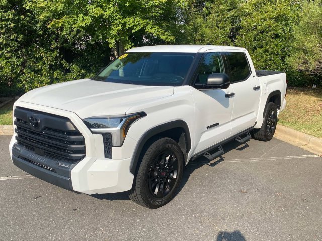 Used 2022 Toyota Tundra SR5 w/ Convenience Package RWD image 3