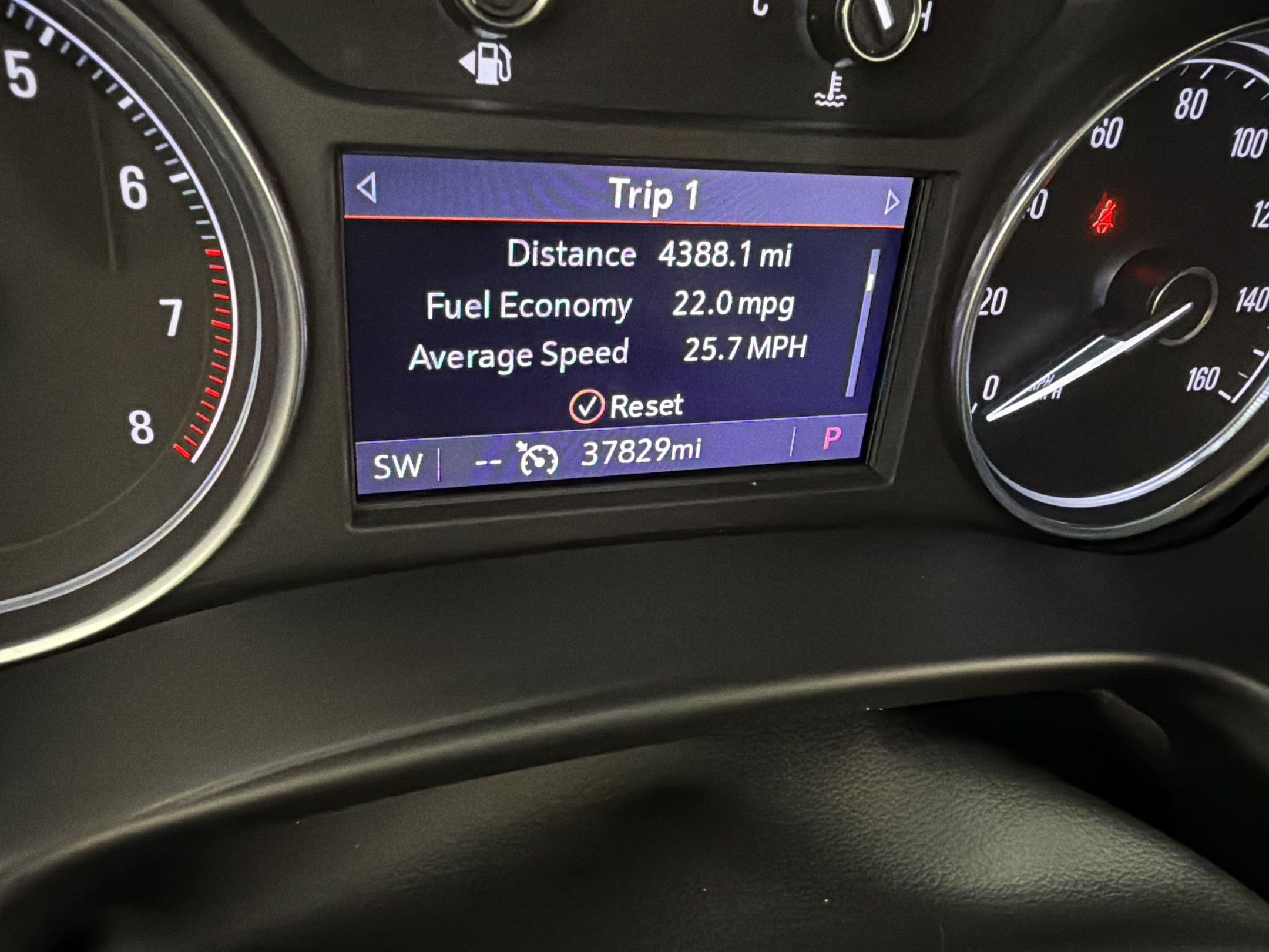 Used 2021 Buick Enclave Essence AWD/4WD image 22