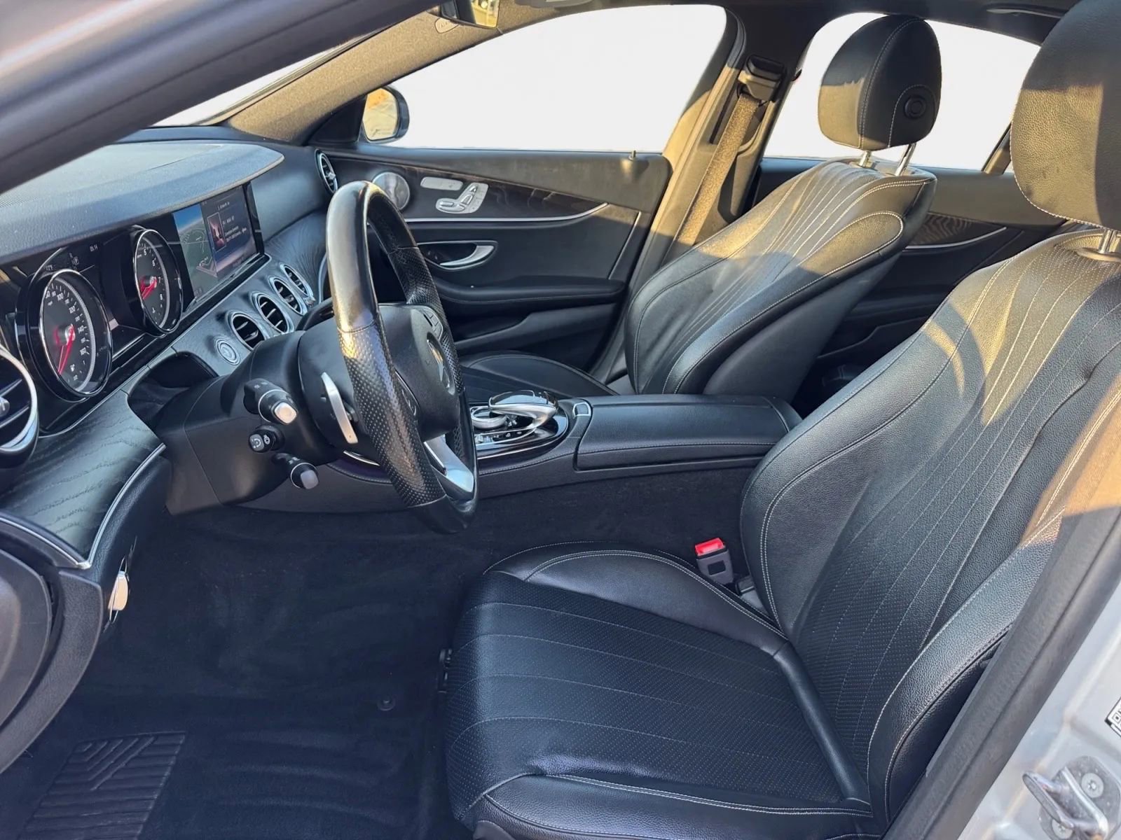 Used 2017 Mercedes-Benz E 300 4MATIC image 9