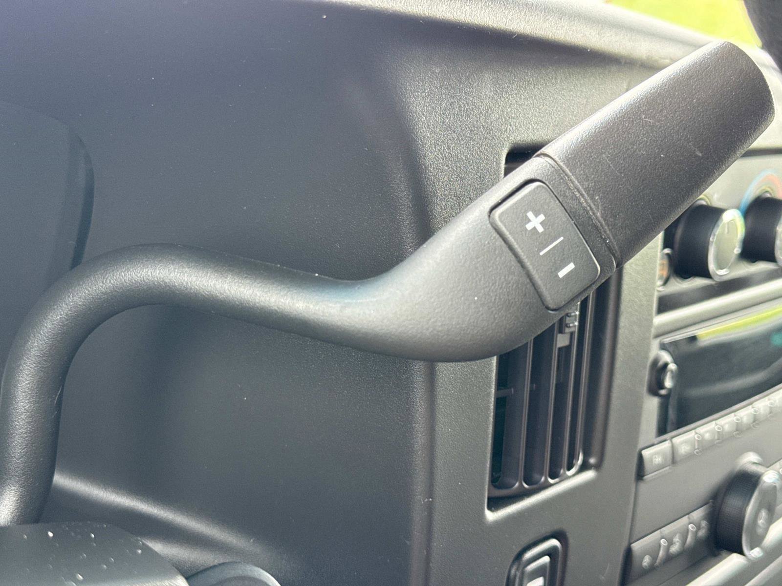 Used 2024 Chevrolet Express 3500 Extended image 8