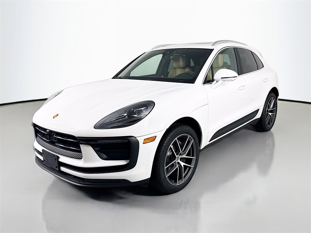 Used 2023 Porsche Macan image 1