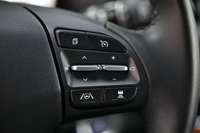 Used 2023 Hyundai Kona Limited image 35