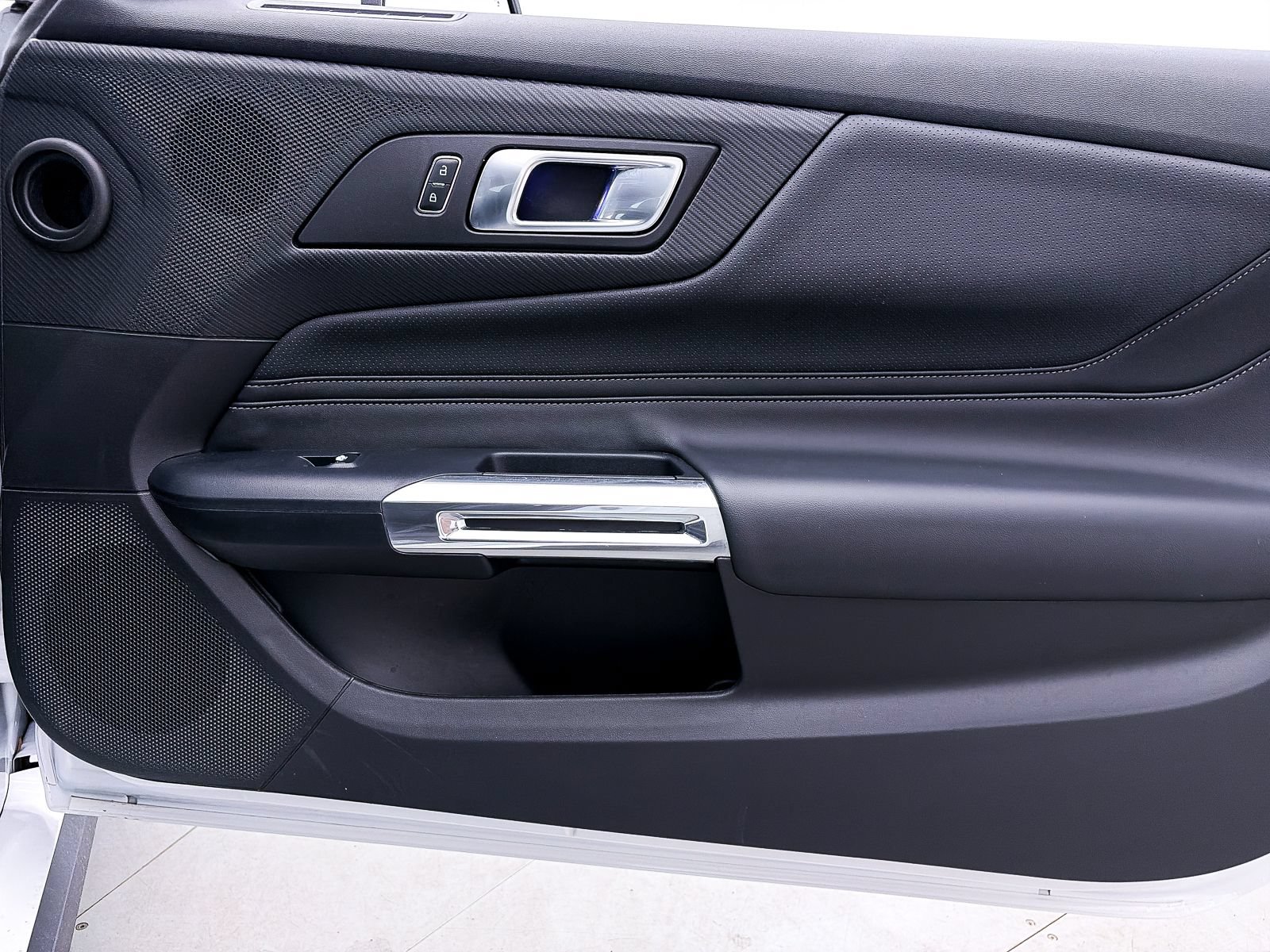 Used 2025 Ford Mustang Premium RWD image 35
